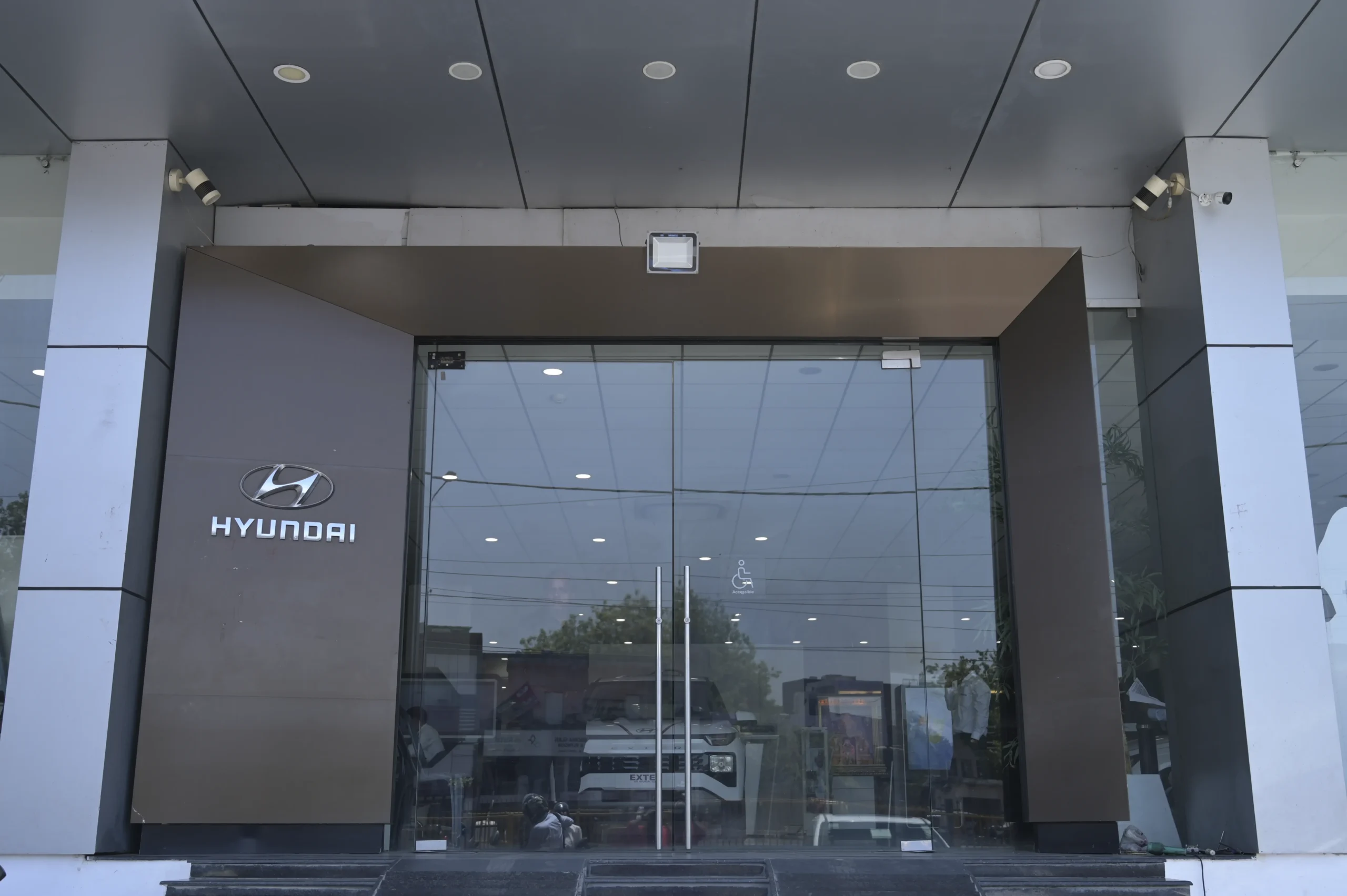 hyundai showroom 2